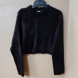 H&M Black Fuzzy Cropped Sweater Size S